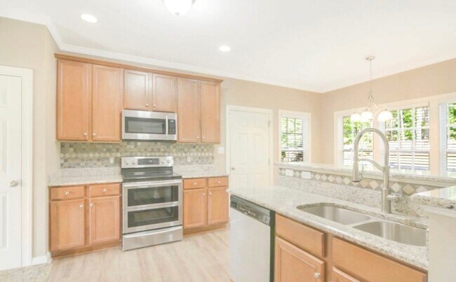 Foto del edificio - 2817 N Greenfield Rd