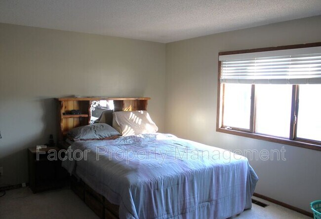 Foto del edificio - 101 Heather Ln