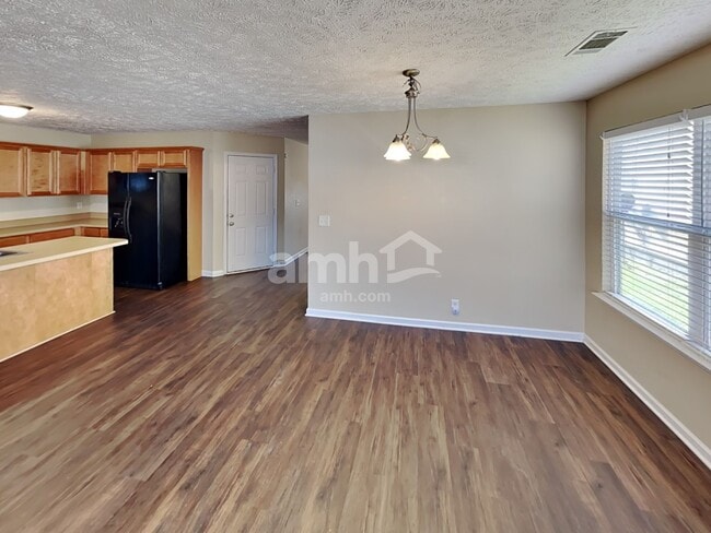 Building Photo - 313 School House Ct