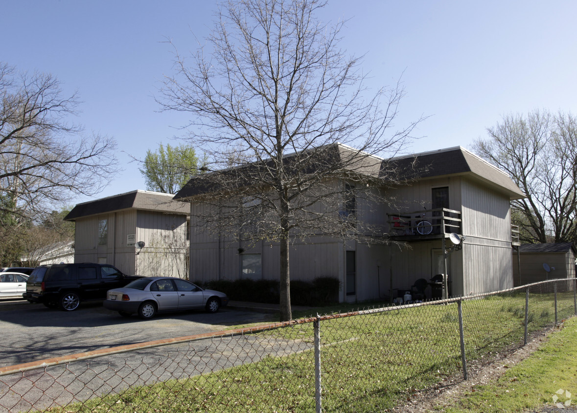 Building Exterior - Southview Apartments