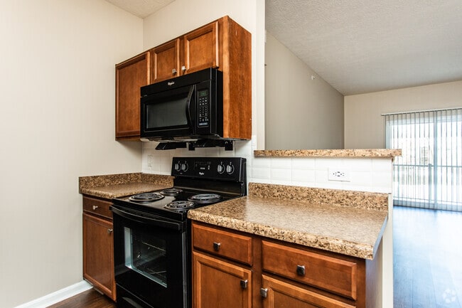 1BR, 1BA - 678 SF - The Foxfire - Remington Woods