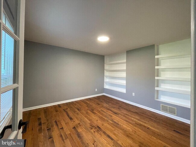 Building Photo - 106 Viewpoint Dr