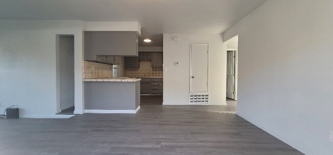 Foto del edificio - 4449 Denby Ln