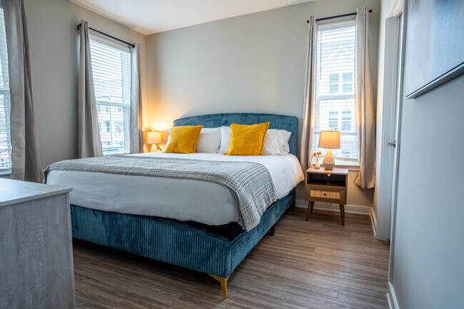 Building Photo - 110 Addison Rd