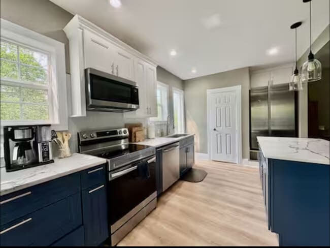 Building Photo - 98 Delaware Ave