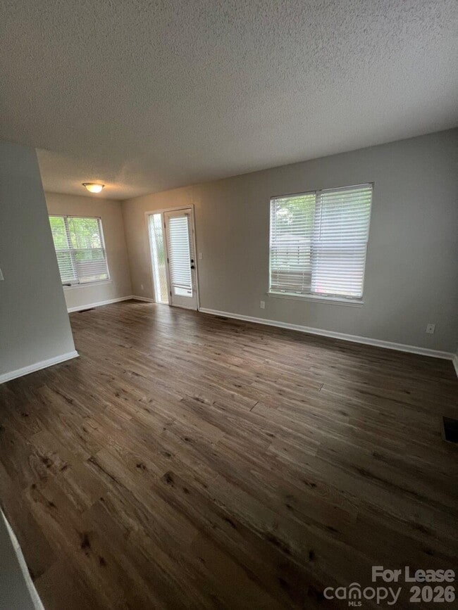 Building Photo - 8014 Pleasant Grove Rd