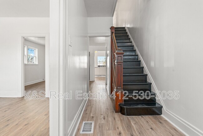 Building Photo - 1043 Mt Oliver St