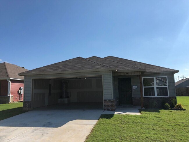 Foto del edificio - 3 bedroom 2 bath in Fayetteville minutes from Downtown