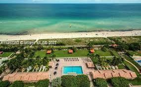 Building Photo - 2555 Collins Ave