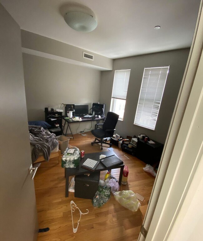 Building Photo - Beautiful 4 bed 2.5 bath in Allston....