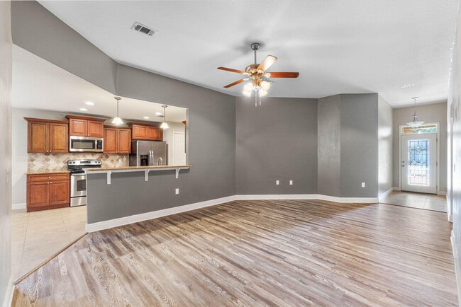 Building Photo - 227 January Ct