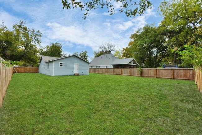 Building Photo - 7429 Springdale St