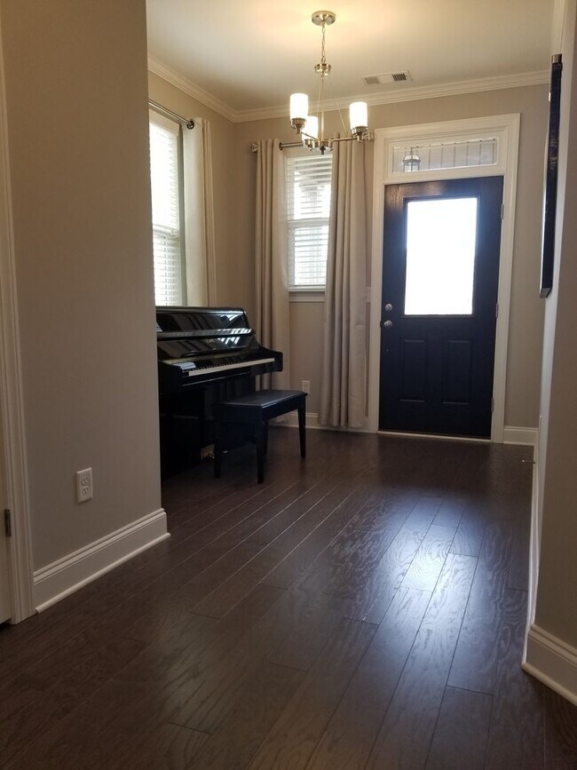 Foto del edificio - 2 Story 4 Bedroom Home Near Fort Gordon