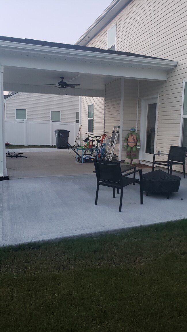 Foto del edificio - 413 Marietta Ln