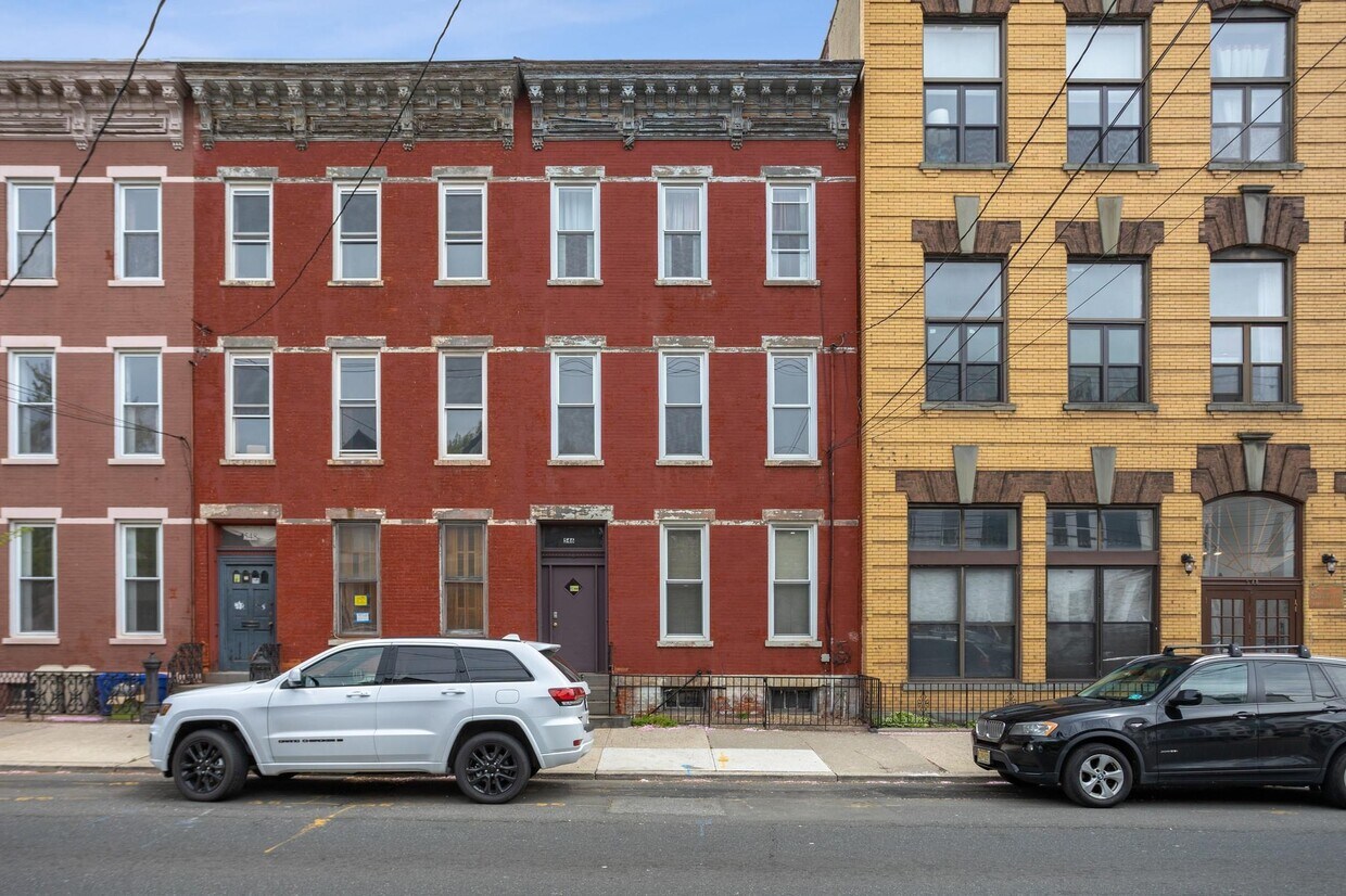 Primary Photo - 546 Palisade Ave