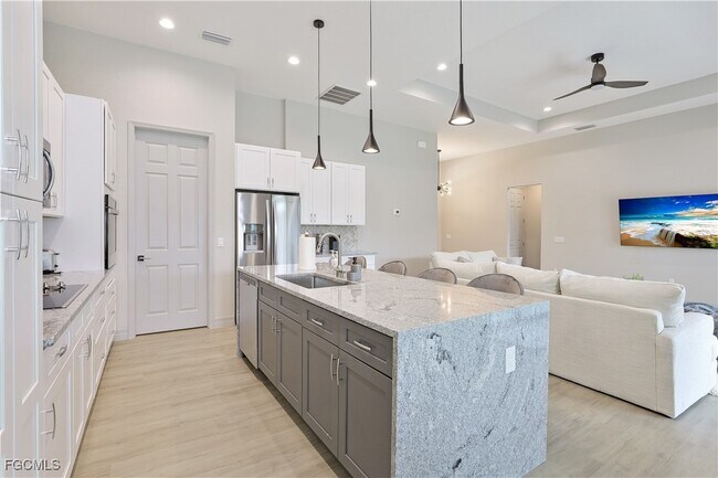 Foto del edificio - 217 NW 36th Ave