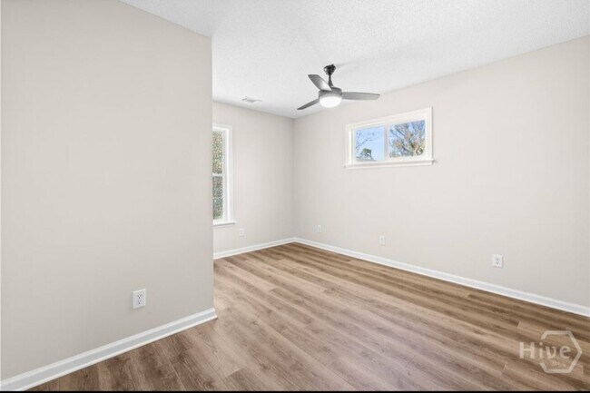 Foto del edificio - 1230 Estates Way