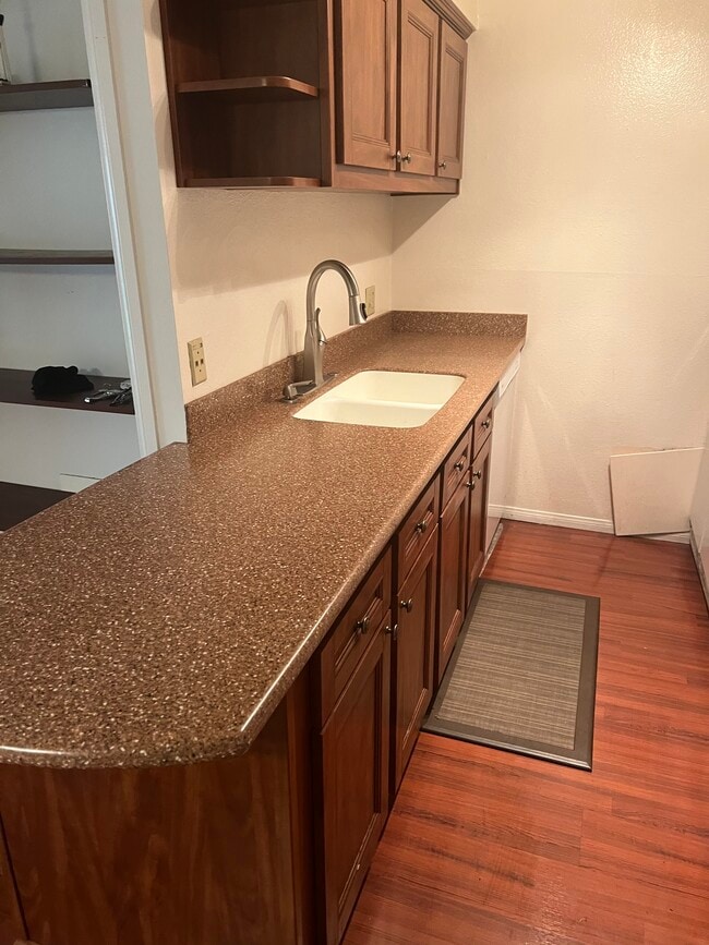 Building Photo - 5120 Raintree Cir