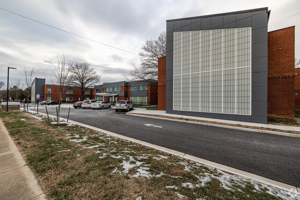 Primary Photo - Cool Lane Commons