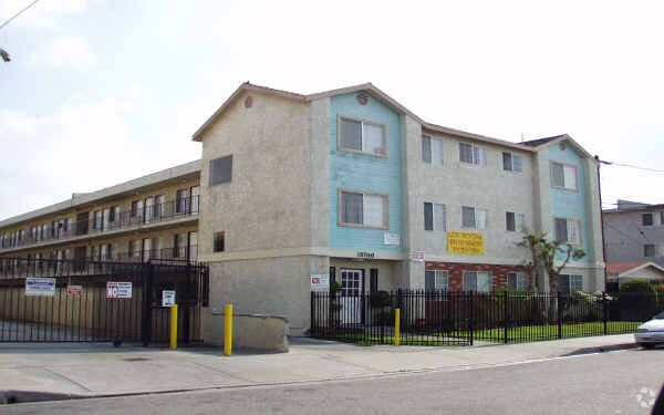 13632 Kornblum ¡Avenue - 13700 Kornblum Ave