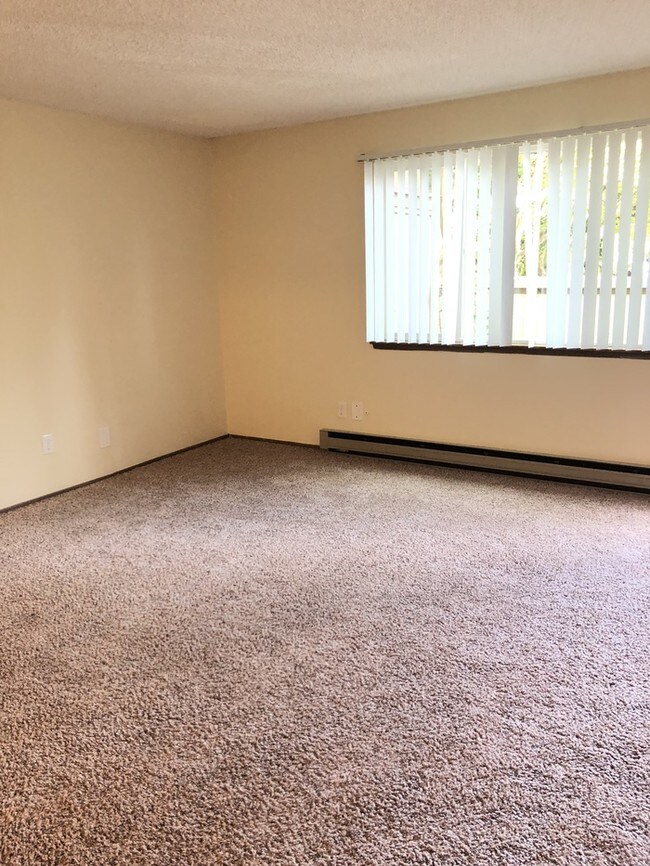 Foto del edificio - West Salem Townhome!