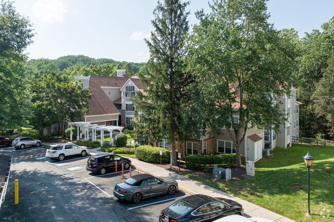 Building Photo - English Country Manor