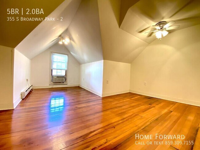 Foto del edificio - 355 S Broadway Park