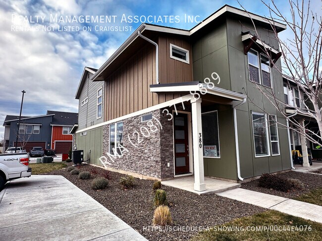Building Photo - Newer 3 Bedroom Townhome in West Meridian