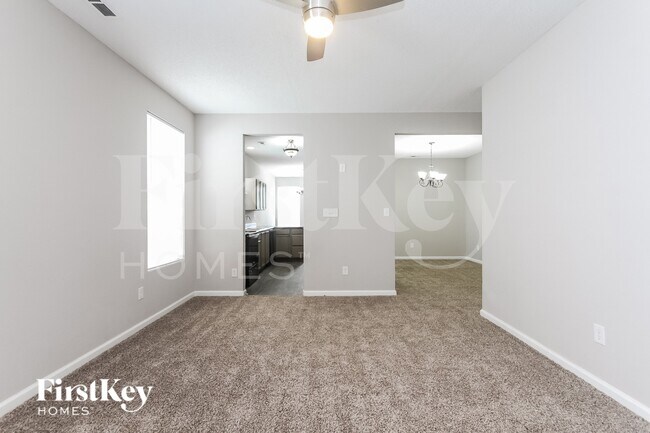 Foto del edificio - 5523 Dollar Run Ln