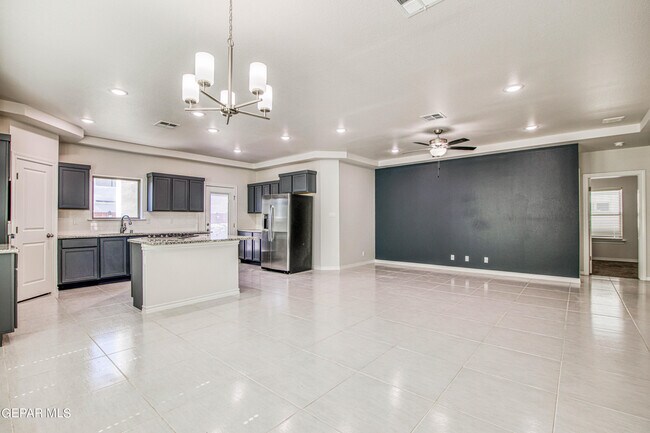 Building Photo - 12821 Methley Ave