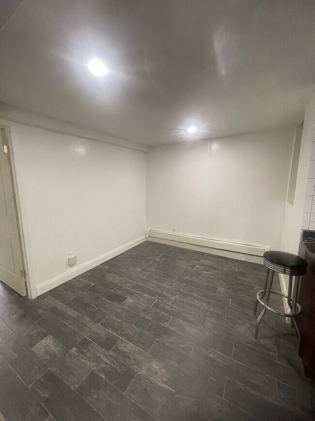 Foto del edificio - 552 Ashford St