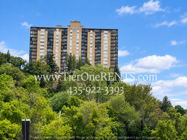 Building Photo - This property offers a NO DEPOSIT option available for qualified renters