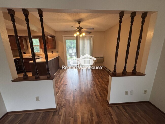 Foto del edificio - 9732 Pleasant Ave S