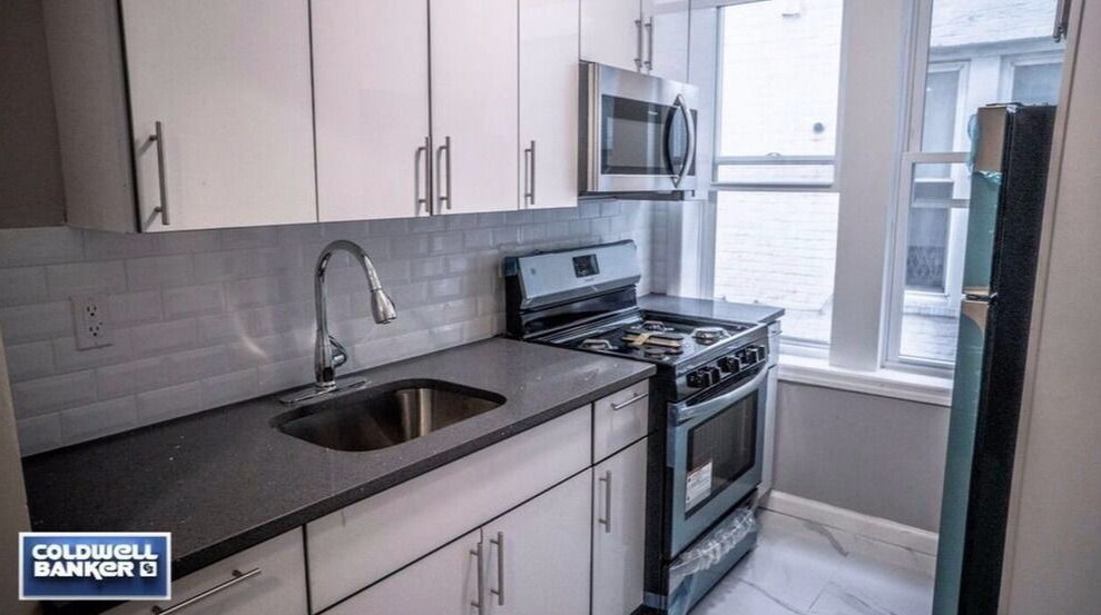 Foto principal - 406 East 94th Street