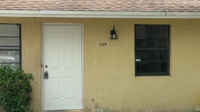 Building Photo - 1119 Goldenrod Rd