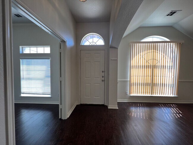 Foto del edificio - 1141 Nickerson Ln