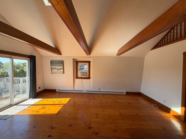 Living room - 134 Ridgewood Rd