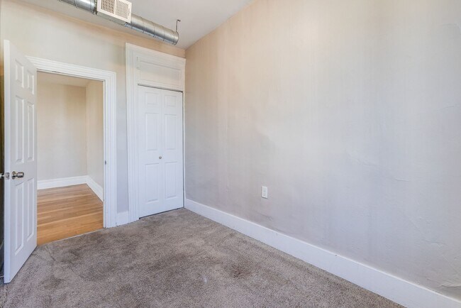 Building Photo - 35 Mt Oliver St