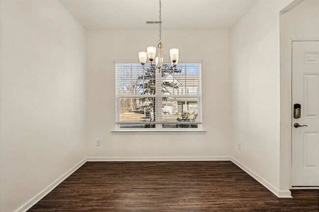 Building Photo - 103 W Tecoma Ln