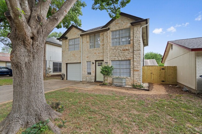 Building Photo - 716 Maltese Cross Dr