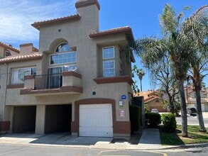 Building Photo - 2951 Vía Toscana