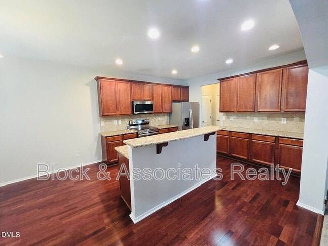 Foto del edificio - 8208 Stone Cellar Dr