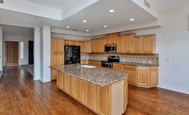 Building Photo - 10491 E Meadowhill DR, Scottsdale, AZ 85255