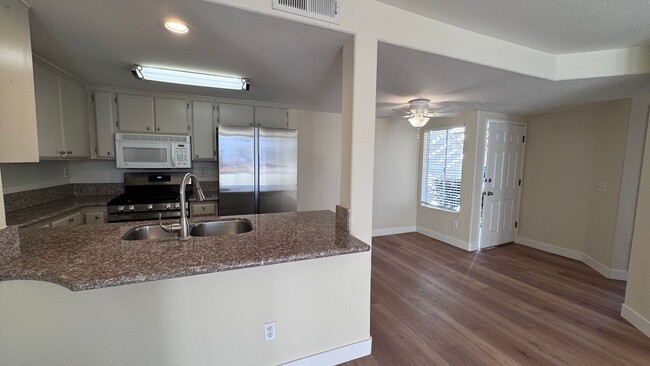 Foto del edificio - Cute Upgraded 2 bedroom/2 Bath
