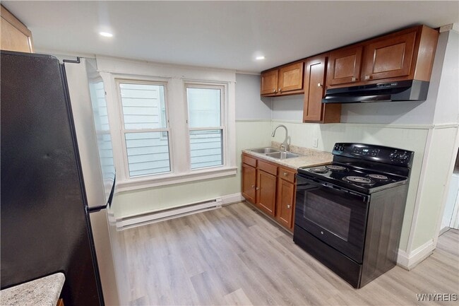 Building Photo - 118 Pries Ave