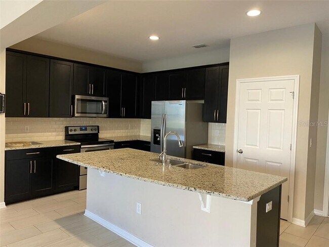 Foto del edificio - 5686 Cypress Hill Rd