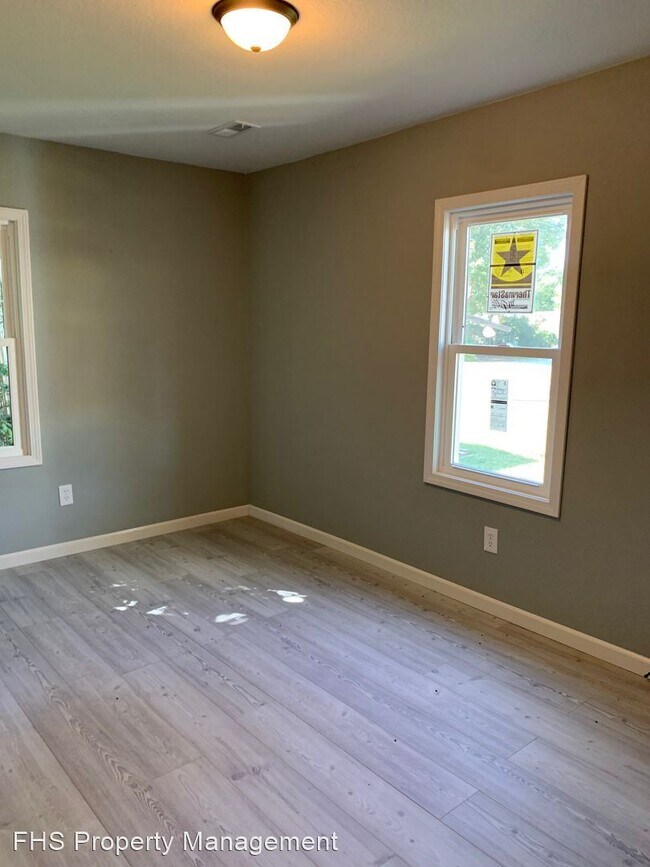 Foto del edificio - 3 br, 2 bath House - 804 N West