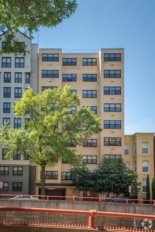 Building Photo - Circle Arms Apartments