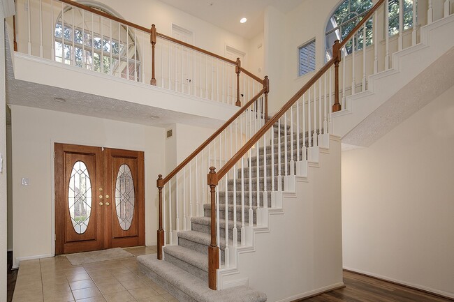 Building Photo - 18 Spotted Deer Dr