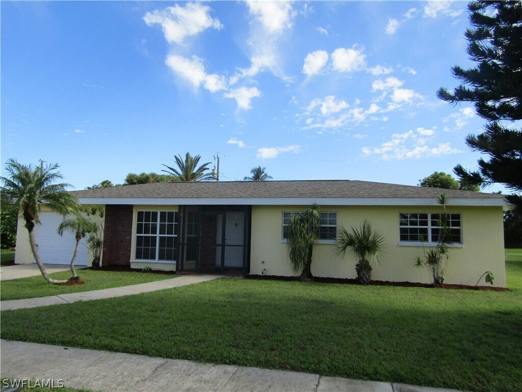 1710 Lakeview Terrace, North Fort Myers, FL 33903 House Rental in